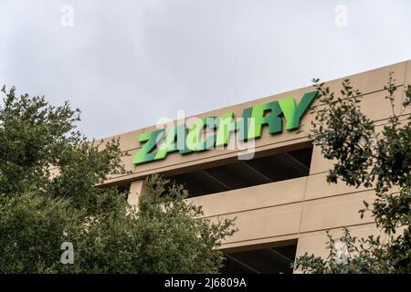 Houston, Texas, États-Unis - 6 mars 2022 : signe de Zachry sur son immeuble de bureaux à Houston, Texas, États-Unis. Banque D'Images