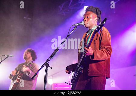 Manchester, Royaume-Uni. 28th avril 2022. Joseph Mount, Oscar Cash, Anna Prior, Olugbenga Adelekan et Michael Lovett du groupe Metronomy se sont produits à l'Académie de Manchester. 2022-04-28. Crédit : Gary Mather/Alay Live News Banque D'Images