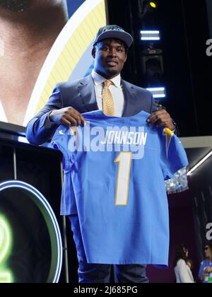 Las Vegas, États-Unis. 28th avril 2022. Les Chargers de Los Angeles ont choisi le garde offensif de Zion Johnson avec le numéro 17 dans le projet NFL à Las Vegas, Nevada, le jeudi 28 avril 2022. Photo de James Atoa/UPI. Crédit : UPI/Alay Live News Banque D'Images