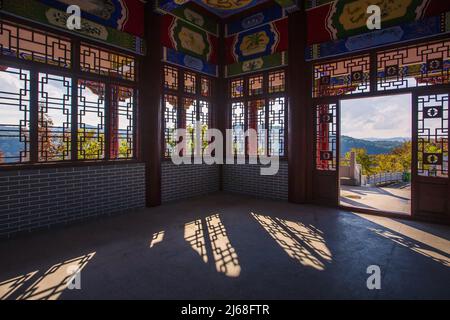 Bouleau midian baishan lac pavillon wangjiang Banque D'Images