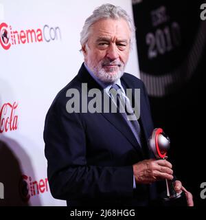 Las Vegas, États-Unis. 28th avril 2022. LAS VEGAS, NEVADA, États-Unis - AVRIL 28 : l'acteur américain Robert de Niro arrive au CinemaCon Big Screen Achievement Awards 2022 qui s'est tenu à la discothèque Omnia du Caesars Palace pendant CinemaCon, la convention officielle de la National Association of Theatre Owners le 28 avril 2022 à Las Vegas, Nevada, États-Unis. (Photo de Xavier Collin/image Press Agency) Credit: Image Press Agency/Alay Live News Banque D'Images