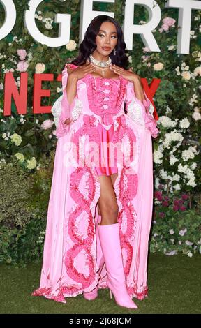 Munroe Bergdorf participe à la première mondiale de la série 'Bridgerton' 2 à Tate Modern le 22 mars 2022 à Londres, en Angleterre. Banque D'Images