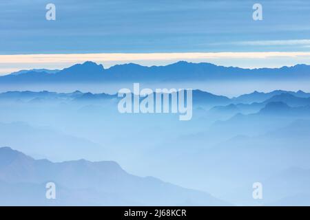 Chinas ouest henan funiu beauté comme la peinture de paysage le matin Banque D'Images