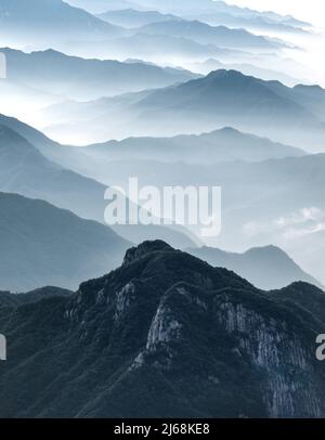 Chinas ouest henan funiu beauté comme la peinture de paysage le matin Banque D'Images