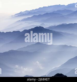 Chinas ouest henan funiu beauté comme la peinture de paysage le matin Banque D'Images