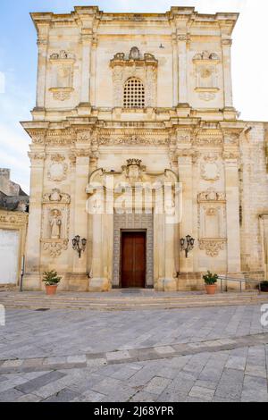 Poggiardo; province de Lecce; Église mère de Poggiardo. Salento, Poulgia (Pulgia), Italie. la façade du 18th siècle est divée en deux ordres par un entab Banque D'Images