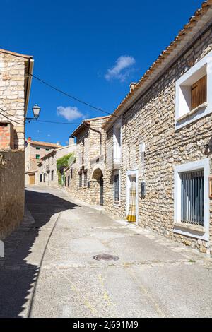 Rue typique avec ses maisons en pierre à Fuendetodos lieu de naissance du peintre espagnol Francisco de Goya, province de Saragosse, Communauté autonome d'AR Banque D'Images