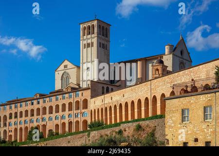 Basilique de San Francesco, site classé au patrimoine mondial de l'UNESCO, Assise, Pérouse, Ombrie, Italie Banque D'Images