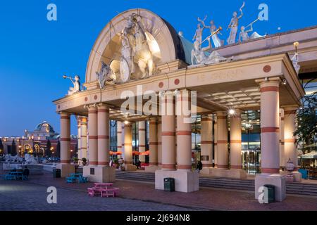 Le centre Trafford de nuit, Trafford Park, Stretford, Manchester, Angleterre, Royaume-Uni Banque D'Images