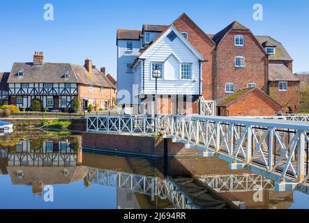 River Avon à Tewkesbury Mill, moulin à eau Abbey Mill, St. Marys Road sur Severn Way, Gloucestershire, Angleterre, Royaume-Uni Banque D'Images