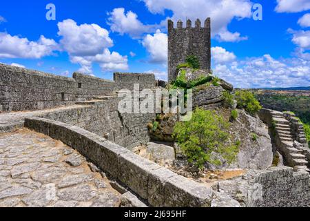 Château et tour, Sortelha, Serra da Estrela, Beira Alta, Centro, Portugal Banque D'Images