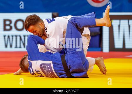 Sofia, Bulgarie. 29th avril 2022. SOFIA, BULGARIE - AVRIL 29: Tornike Tsjakadoea des pays-Bas dans le match contre Daniel Leutgeb de l'Autriche dans le -57kg aux Championnats européens de judo Seniors Sofia 2022 le 29 avril 2022 à Sofia, Bulgarie (photo par Nikola Krstic/Orange Pictures) crédit: Orange pics BV/Alay Live News Banque D'Images