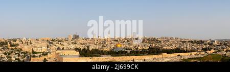 Vue panoramique sur la vieille ville de Jérusalem depuis le Mont des oliviers. Mosquée Al-Aqsa Banque D'Images