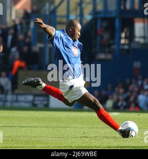 PORTSMOUTH V MAN UTD 30-10-04 LUA LUA PIC MIKE WALKER, 2004 Banque D'Images