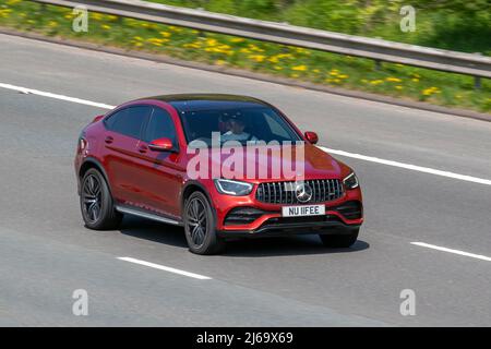 2021 Mercedes Benz GLC AMG 43 4 rouge, MATIC PREMIUM PLUS boîte automatique à 2996cc 9 vitesses Banque D'Images