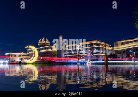 Katara Kultural village vue des Galeries Lafayette, destination touristique populaire à Doha, Qatar Banque D'Images