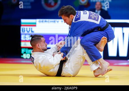 Sofia, Bulgarie. 29th avril 2022. SOFIA, BULGARIE - AVRIL 29: Francisco Garrigos d'Espagne dans le match contre Yanislav Gerchev de Bulgarie dans le -60kg aux Championnats d'Europe Judo Seniors Sofia 2022 le 29 avril 2022 à Sofia, Bulgarie (photo par Nikola Krstic/Orange Pictures) crédit: Orange pics BV/Alay Live News Banque D'Images