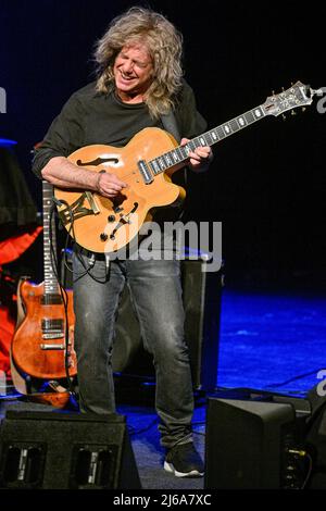 Metheny, République tchèque. 29th avril 2022. LE GUITARISTE AMÉRICAIN de jazz Pat Metheny joue lors de son concert avec le projet Side-Eye à Prague, République tchèque, le 29 avril 2022. (CTK photo/vit Simanek) Credit: CTK/Alay Live News Banque D'Images