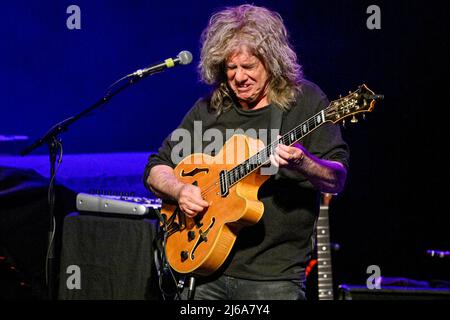 Metheny, République tchèque. 29th avril 2022. LE GUITARISTE AMÉRICAIN de jazz Pat Metheny joue lors de son concert avec le projet Side-Eye à Prague, République tchèque, le 29 avril 2022. (CTK photo/vit Simanek) Credit: CTK/Alay Live News Banque D'Images