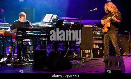 Metheny, République tchèque. 29th avril 2022. LE GUITARISTE AMÉRICAIN de jazz Pat Metheny, à droite, se produit lors de son concert avec le projet Side-Eye à Prague (République tchèque), le 29 avril 2022. (CTK photo/vit Simanek) Credit: CTK/Alay Live News Banque D'Images