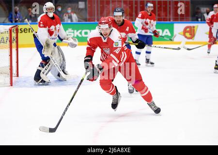 TYCHY, POLOGNE - 29 AVRIL 2022: Match de hockey de l'IIHF 2022 Championnat du monde de hockey sur glace Div 1B Serbie - Pologne Banque D'Images