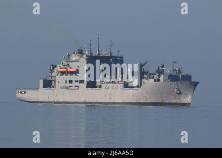 USNS Robert E Peary (T-AKE-5), un navire de fret sec de classe Lewis et Clark exploité par la marine des États-Unis, s'approchant de Hunterston sur le Firth de Clyde. Banque D'Images