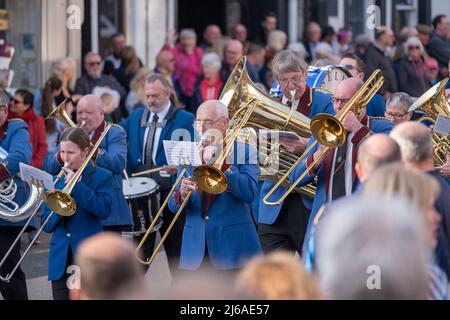 Selkirk, le vendredi 29 avril 2022. Selkirk Silver Band, joue le long de la rue High à Selkirk avant qu'Adam Nichol, nommé Royal Burgh Standard Bearer pour 2022, soit porté en altitude dans les rues de Selkirk, par ses préposés qui le soutiront pendant la circonscription de Selkirk Common Riding 2022. Adam, 27 ans, originaire de Selkirk, Un ÒSouterÓ, portera le drapeau ou la norme du Royal Burgh de Selkirk, le vendredi 17th mai 2022. (Image Rob Gray) Credit: Rob Gray/Alay Live News Banque D'Images