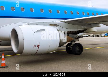 Avion à moteur à jet turbine passager avion stationné Banque D'Images