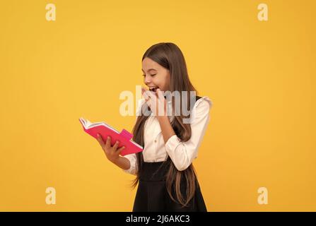 librairie. littérature pour enfants. lecteur pour enfants. littérature éducative. enfant Banque D'Images