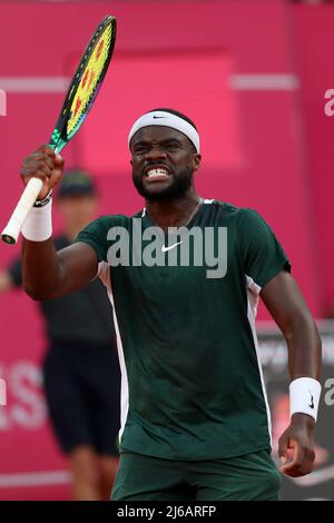 29 avril 2022, Cascais, Portugal: Frances Tiafoe des Etats-Unis célèbre un point sur Alejandro Davidovich Fokina de l'Espagne lors du tournoi de tennis Millennium Estoril Open ATP 250, au Clube de Tenis do Estoril à Cascais, Portugal, le 29 avril 2022. (Image de crédit : © Pedro Fiuza/ZUMA Press Wire) Banque D'Images