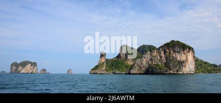 L'île de poulet, souvent appelée Koh Kai, et l'île de tup sont deux véritables îles paradisiaques à Krabi, dans le sud de la Thaïlande. Banque D'Images