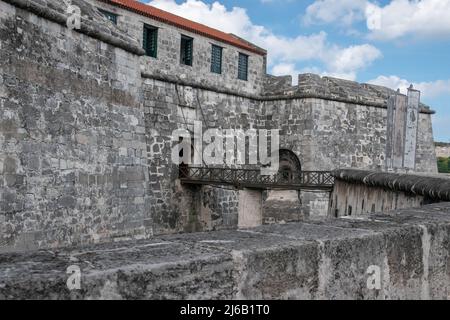 Le Castillo de la Real Fuerza (Château de la Royal Force) est un fort de bastion achevé en 1577 sur le côté ouest du port à la Havane, Cuba. Banque D'Images