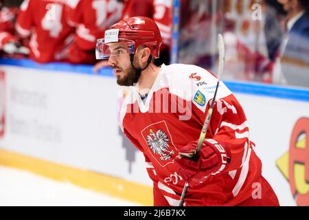 TYCHY, POLOGNE - 29 AVRIL 2022: Match de hockey de l'IIHF 2022 Championnat du monde de hockey sur glace Div 1B Serbie - Pologne Banque D'Images