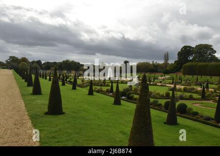 Le jardin privé restauré de William III à partir de 1702 au Hampton court Palace, Richmond, Londres, Angleterre. Banque D'Images