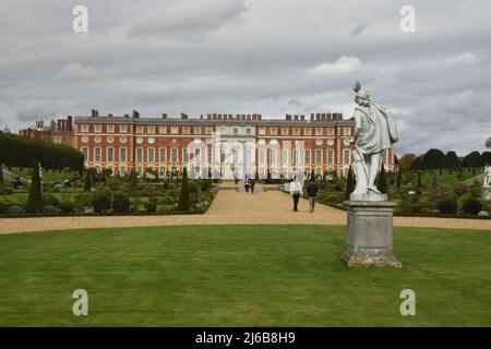 Le jardin privé restauré de William III à partir de 1702 au Hampton court Palace, Richmond, Londres, Angleterre. Banque D'Images