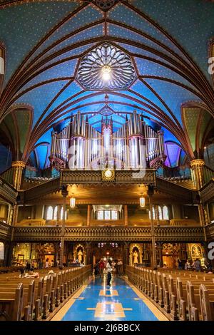 Montréal, Canada - 14 septembre 2017 : intérieur de la basilique notre-Dame, dans le quartier historique du Vieux-Montréal, où se trouve l'orgue gothique orné Banque D'Images