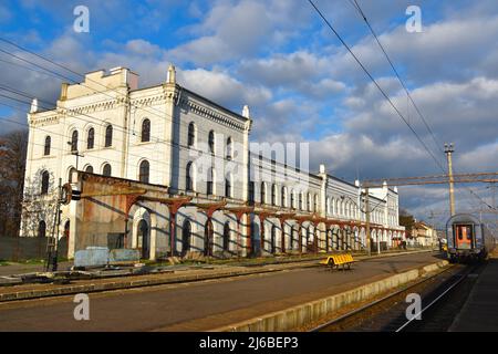 Suceava, une ville de la région de Bucovina, Roumanie: La gare de Suceava Nord à Itcani Banque D'Images