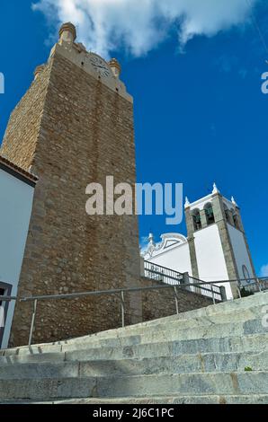 Tour de l'horloge (Torre do Relogio) à Serpa, Alentejo, Portugal Banque D'Images