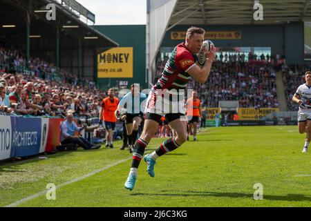 Leicester, Royaume-Uni. 30th avril 2022. Chris Ashton sur son chemin pour essayer Leicester lors du match de rugby Gallagher Premiership entre Leicester Tigers et Bristol Rugby au stade Mattioli Woods Welford Road, Leicester, Royaume-Uni, le 30 avril 2022. Photo de Simon Hall. Utilisation éditoriale uniquement, licence requise pour une utilisation commerciale. Aucune utilisation dans les Paris, les jeux ou les publications d'un seul club/ligue/joueur. Crédit : UK Sports pics Ltd/Alay Live News Banque D'Images