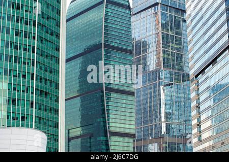 Gratte-ciels de la ville de Moscou, vue rapprochée de divers bâtiments, Russie Banque D'Images