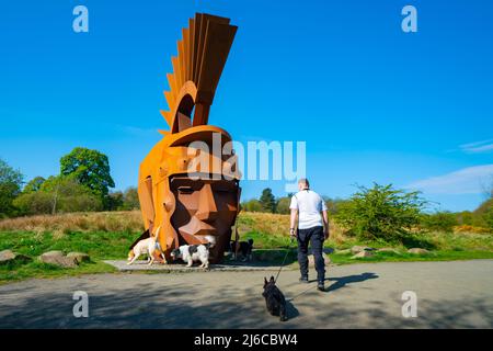 La sculpture de 6 mètres de haut d'un soldat romain Silvanus par l'artiste Svetlana Kondakova sur la route du mur Antonine à Nethercroy, en Écosse Banque D'Images