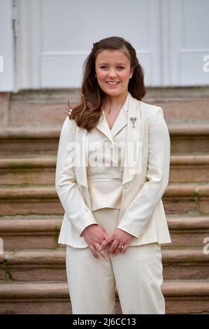 La princesse Isabella du Danemark est confirmée . La confirmation aura lieu à l'église du château de Fredensborg par le confesseur royal, Mgr Henrik Wigh-Poulsen. PHOTO : Princesse Isabella du Danemark Fredensborg, Danemark, le 30 avril 2022. Photo de Stefan Lindblom/Stella Pictures/ABACAPRESS.COM Banque D'Images