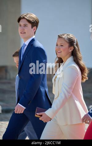 La princesse Isabella du Danemark est confirmée . La confirmation aura lieu à l'église du château de Fredensborg par le confesseur royal, Mgr Henrik Wigh-Poulsen. PHOTO : Prince Christian et Princesse Iabella du Danemark. Fredensborg, Danemark, le 30 avril 2022. Photo de Stefan Lindblom/Stella Pictures/ABACAPRESS.COM Banque D'Images