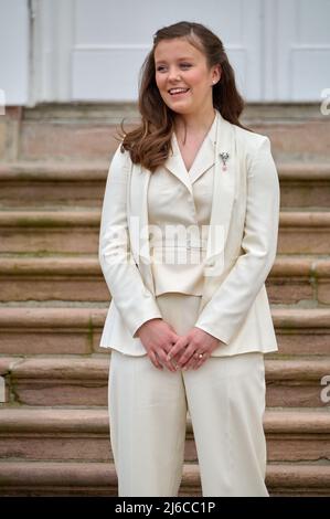 La princesse Isabella du Danemark est confirmée . La confirmation aura lieu à l'église du château de Fredensborg par le confesseur royal, Mgr Henrik Wigh-Poulsen. PHOTO : Princesse Isabella du Danemark Fredensborg, Danemark, le 30 avril 2022. Photo de Stefan Lindblom/Stella Pictures/ABACAPRESS.COM Banque D'Images