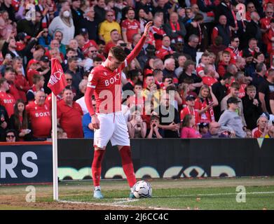 James Garner ()37 forêt ) en prenant un virage pendant le jeu de Champioinship de l'EFL entre la forêt de Nottingham et la ville de Swansea à City Ground à Nottingham, Angleterre Paul Bisser/SPP Banque D'Images