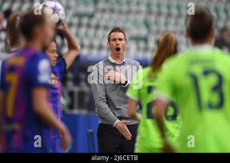 30 avril 2022, Basse-Saxe, Wolfsburg: Football, femmes: Ligue des champions, VfL Wolfsburg - FC Barcelone, knockout round, demi-finales, deuxième jambe à Volkswagen Arena. Tommy Stroot gestures, entraîneur de Wolfsburg. Photo: Swen Pförtner/dpa Banque D'Images