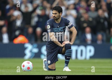 Ilkay Gundogan #8 et le capitaine de Manchester City prend le genou avant le coup de pied Banque D'Images