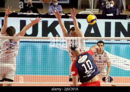 PalaMazzola, Taranto, Italie, 30 avril 2022, Giulio Sabbi Prisma Taranto. Pendant la phase de jeu 5th place - Gioiella Prisma Taranto vs Allianz Milano - Volleyball Italien Serie A Men SuperLeague Championship Championship Banque D'Images