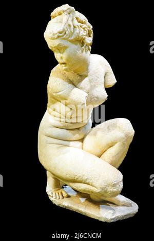 Crouching Aphrodite (réplique de Diodalsas de Bithynia du 2nd siècle avant J.-C.) Musée archéologique et ethnologique de marbre de Córdoba Banque D'Images