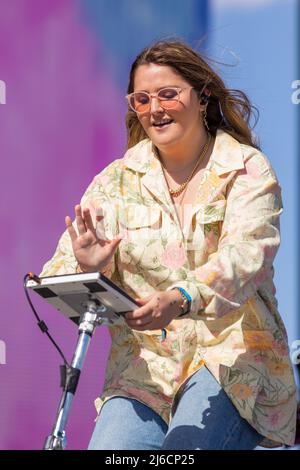 Chelsea Cutler lors du Coachella Music and Arts Festival le 22 avril 2022, à l'Empire Polo Club à Indio, Californie (photo de Daniel DeSlover/Sipa USA) Banque D'Images